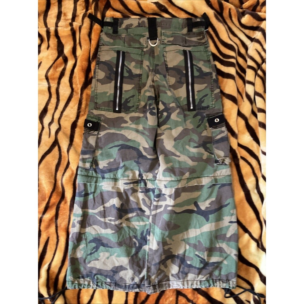 Tripp Nyc Camo Convertible Pants - Picture 2 of 16